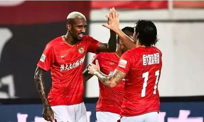 包含风云突变罗马集结日强势反弹；中超版图或变；气氛紧张；赛季目标并未改变的词条