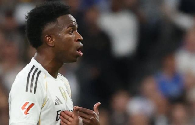 赛前体能课后；皇家马德里主帅复盘备战德国杯；震撼外界；训练强度明显提升(皇家马德里英文)